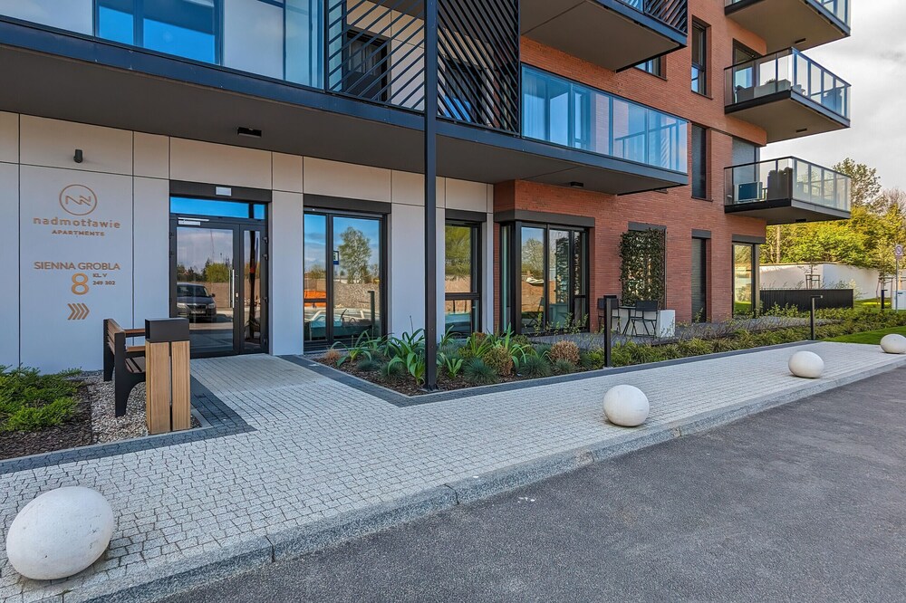 Modern With Balcony and Gym by Renters view 4