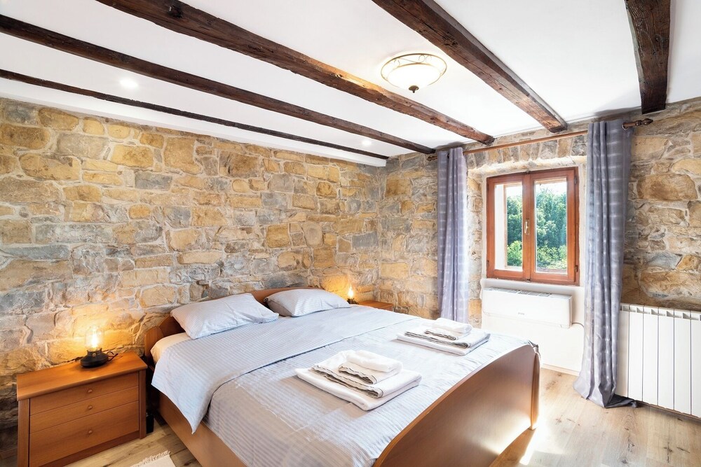 Boutique House Rustikana with pool Korte view 4