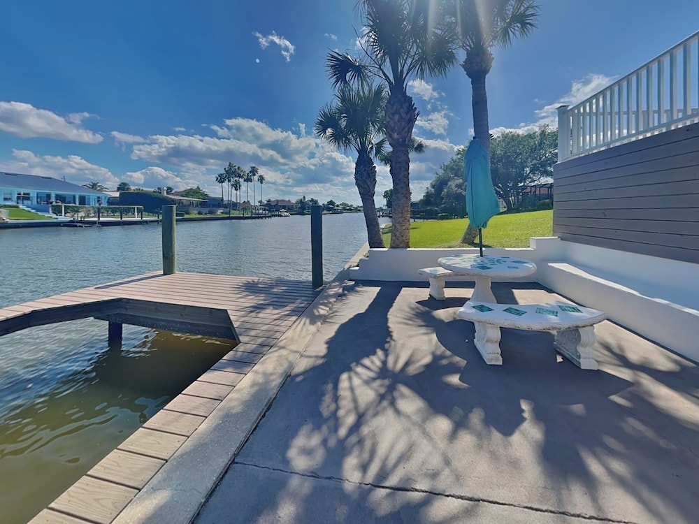 Dolphin View Oasis by Distinctive Beach Rentals