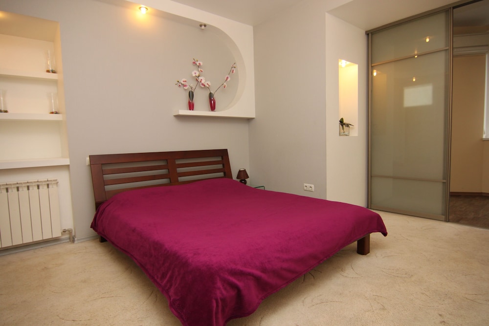 Apart Hotel on 24 Preobrajenskaya Street view 4