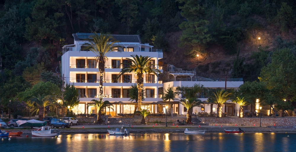 Hotel Natura Luxury Boutique Hotel Skopelos - Image 1