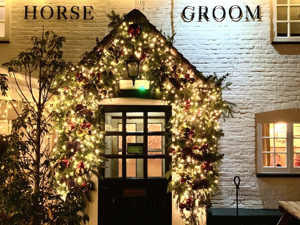 The Horse and Groom view 3