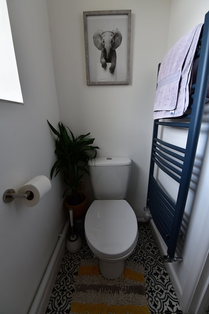 2Bd Garden Home - A Short Walk To Stonehenge