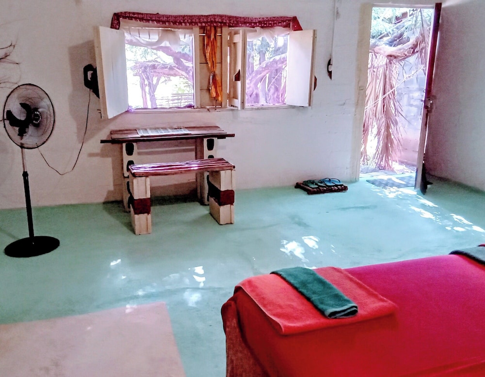 Poneloya Budget Rooms