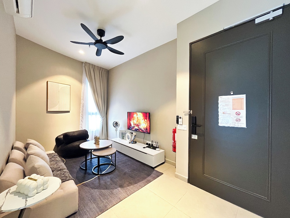 The Paxtonz by Manhattan Group
