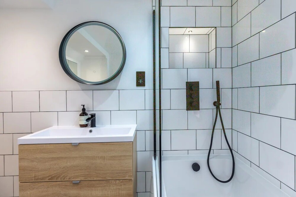 Gorgeous, Newly Renovated 1 Bedroom in Balham With Garden