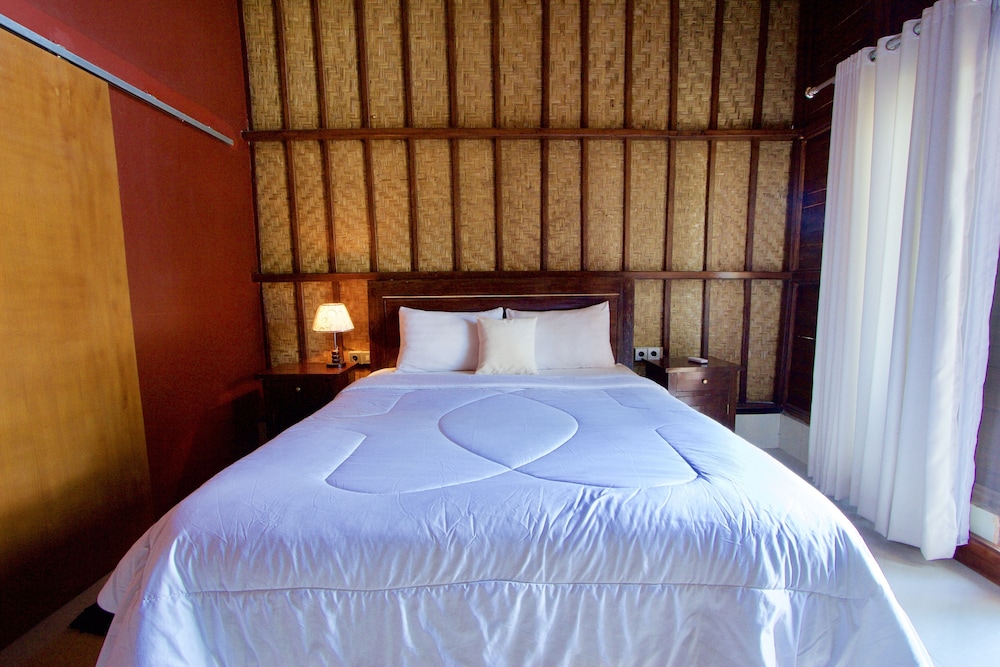 Adi Bungalow Nusa Penida view 2
