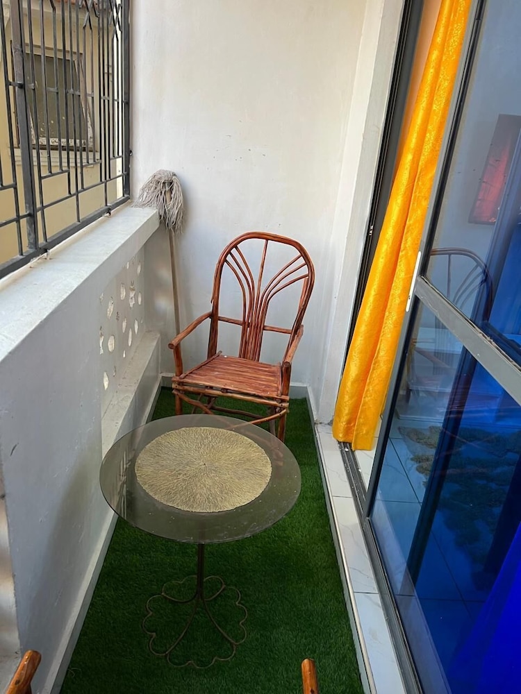 Lux Suites Lakeview Studios Bamburi