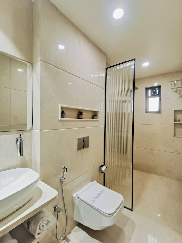 Hotel Maskan Surat