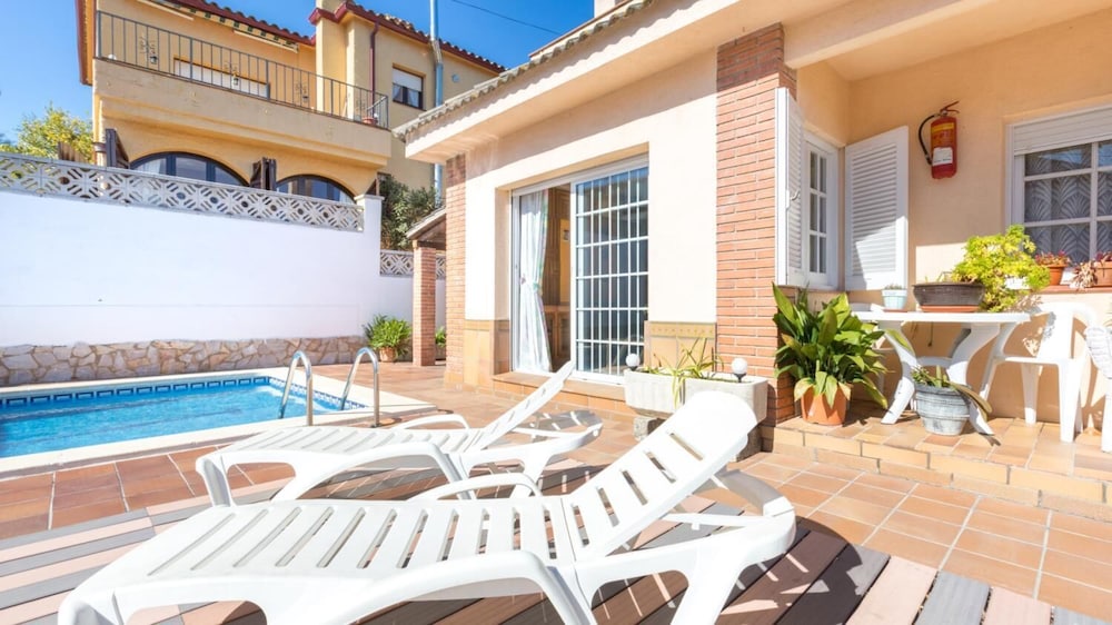 Del Pi in Blanes With 4 Bedrooms and 3 Bathrooms
