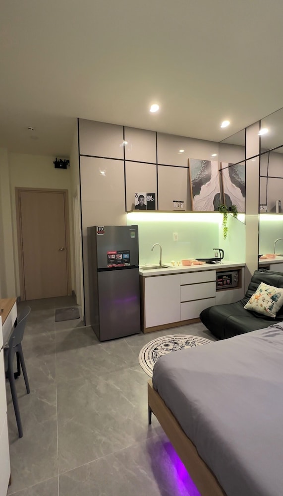 Unite StayCation Le Van Sy