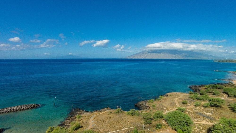 Maui Kamaole M207 2 Bedroom Condo