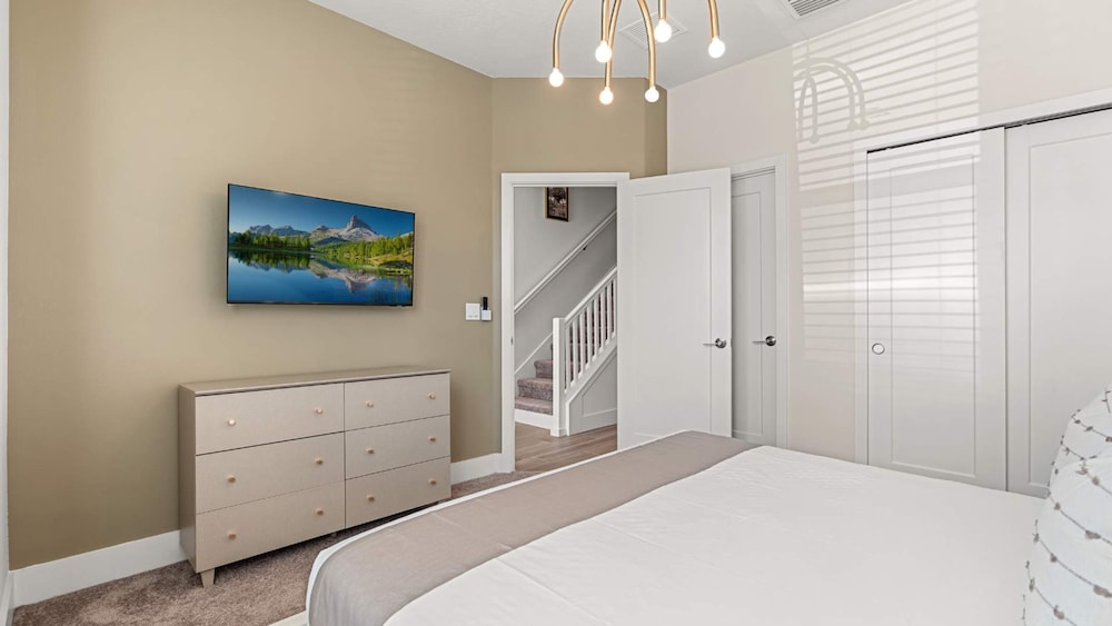 Upstay Pristine 3BR Home With Private Pool BBQ