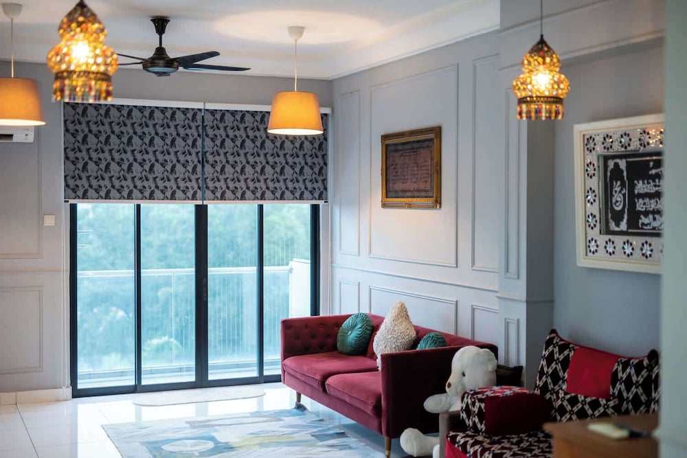 Stylish 4BR Near Paradigm Mall, Pool, Free Parking