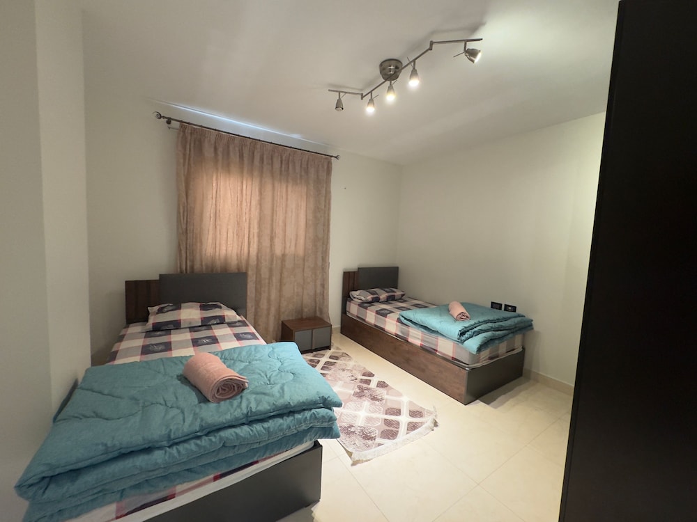 CK 1108 Spacious 2BR Apt 2BA Near Airport