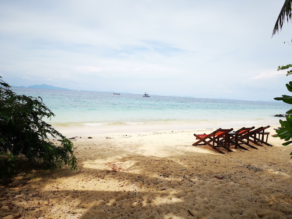 Phi Phi Relax Beach Resort