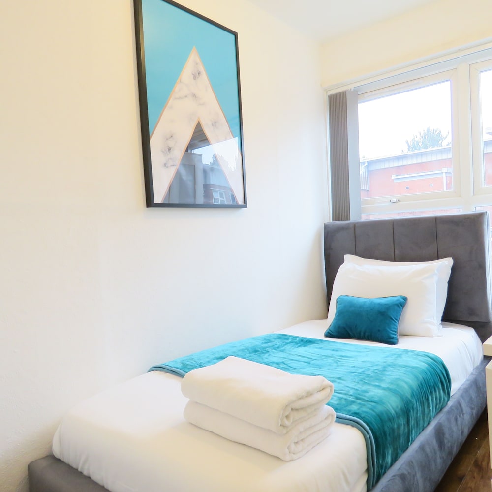 Tudors eSuites Five Ways Terrace Parking view 2