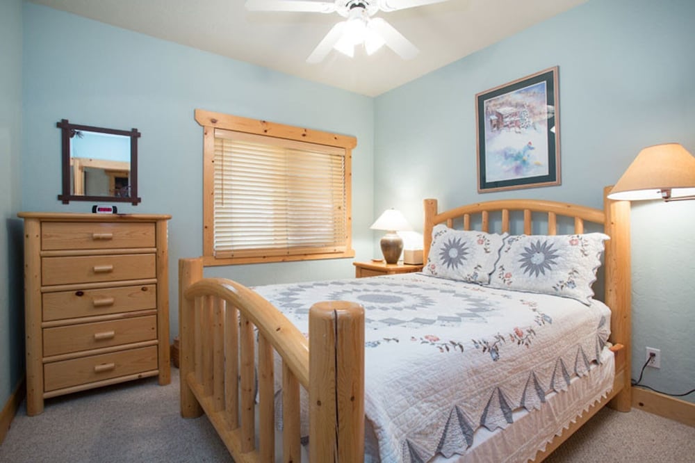 Bristlecone at Deer Valley Resort - Three Bedroom Condo with Hot Tub #101 3 Condo