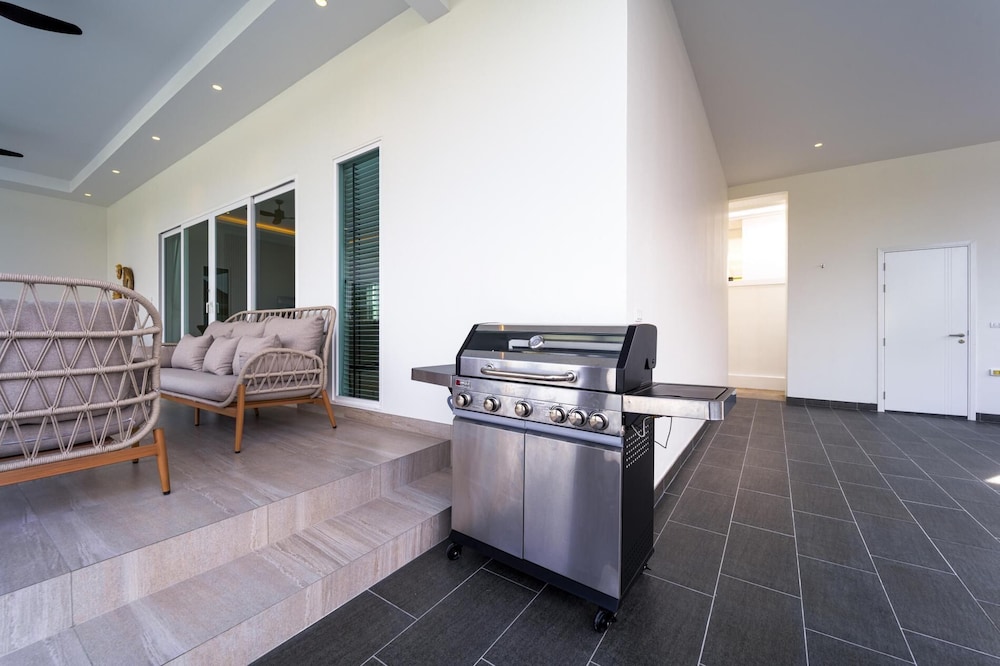 Modern 3 Bedroom Villa AS1