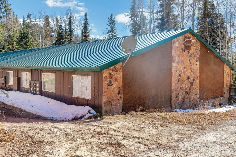 Beautiful Ski-in/ski-out Condo Located On The Eagle Point Resort! 1 Bedroom Condo by RedAwning