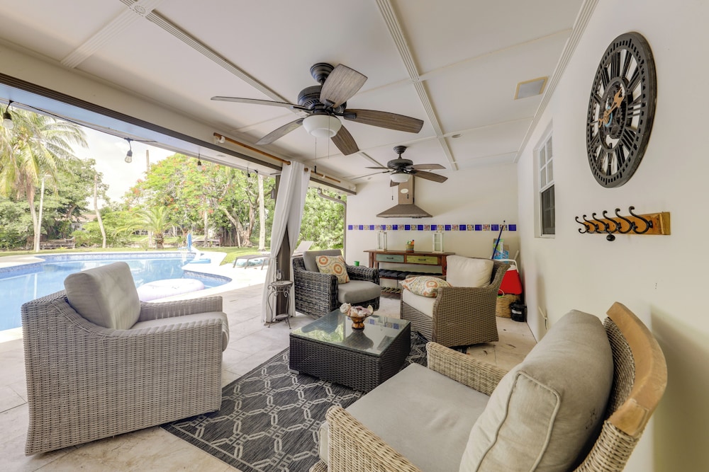 Fishing Dock & Canal Views: Fort Lauderdale Home!