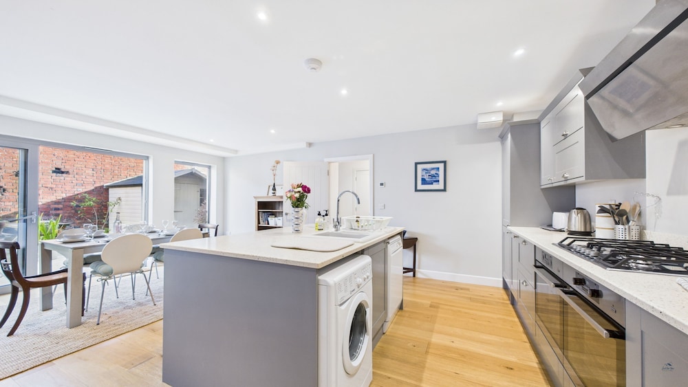 Union Road Where Coastal Calm Meets Conscious Living
