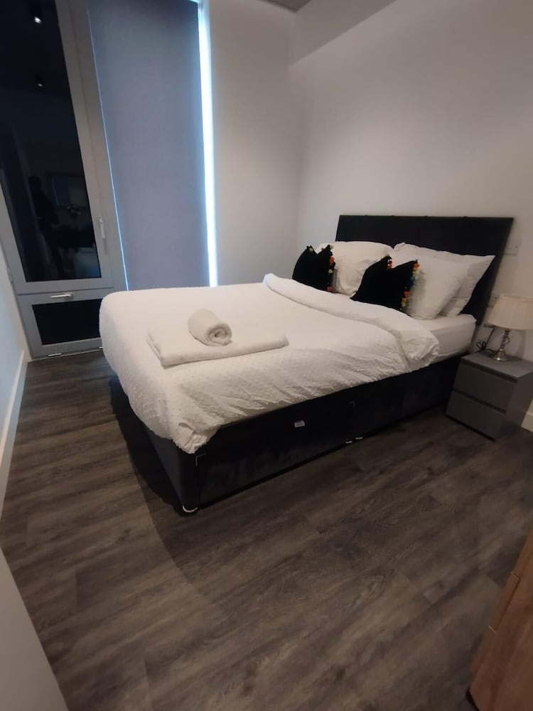 Immaculate 3-bed Apartment Homes in London