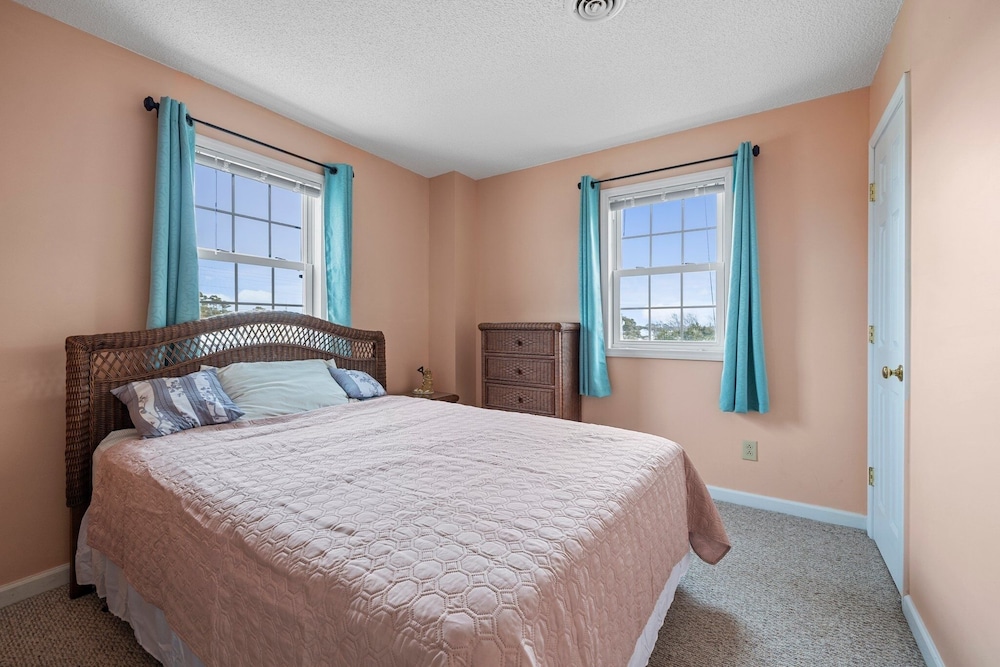 Gotta Getaway 3 Bedroom Home by Redawning view 4