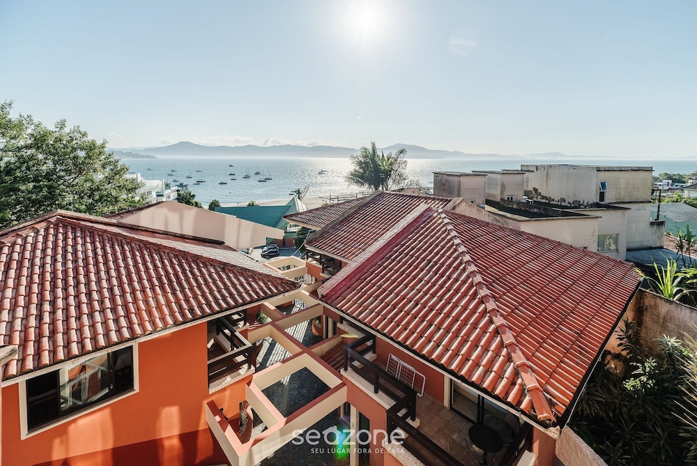 JOFs Apartamentos c Piscina e Vista Mar