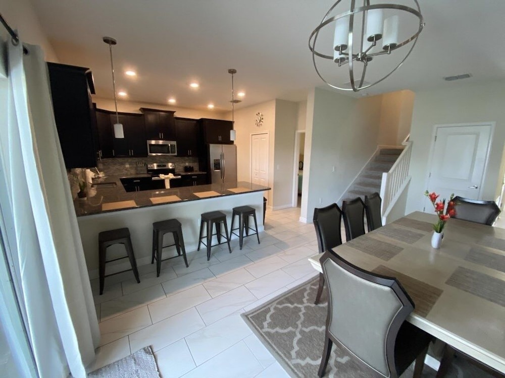 Luxurious 6br Villa In Champions Gate Pool, Spa & Near Disney 6 Bedroom Villa