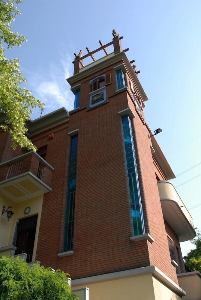 Photo 33