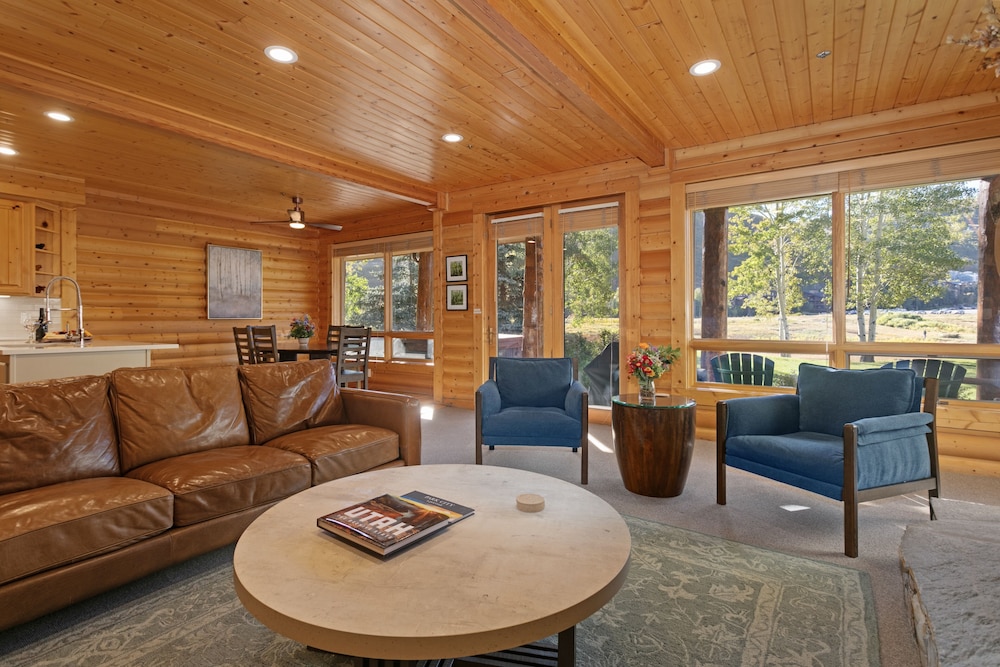 Bristlecone at Deer Valley Resort - Three Bedroom Condo with Hot Tub #201 3 Condo