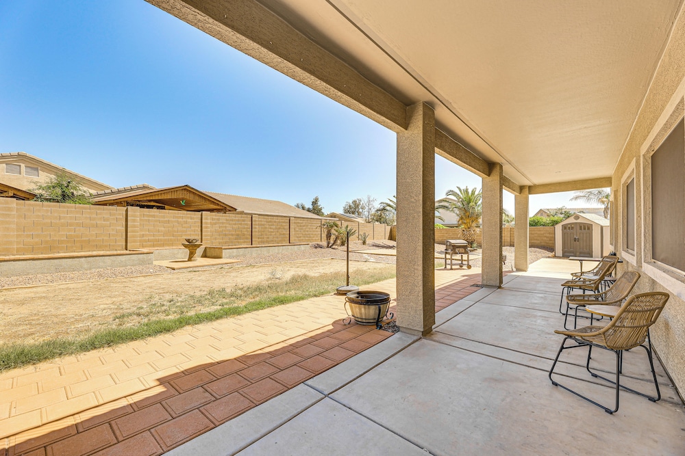 8 Mi to Dtwn Casa Grande: Poolside Paradise!