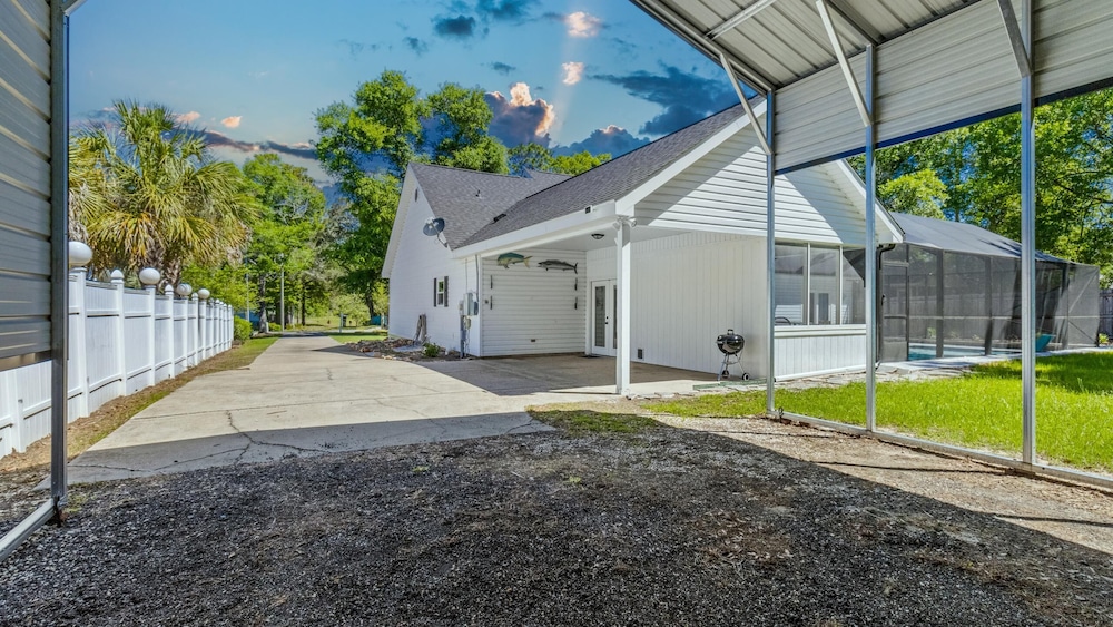 Southern Charm by Southern Vacation Rentals