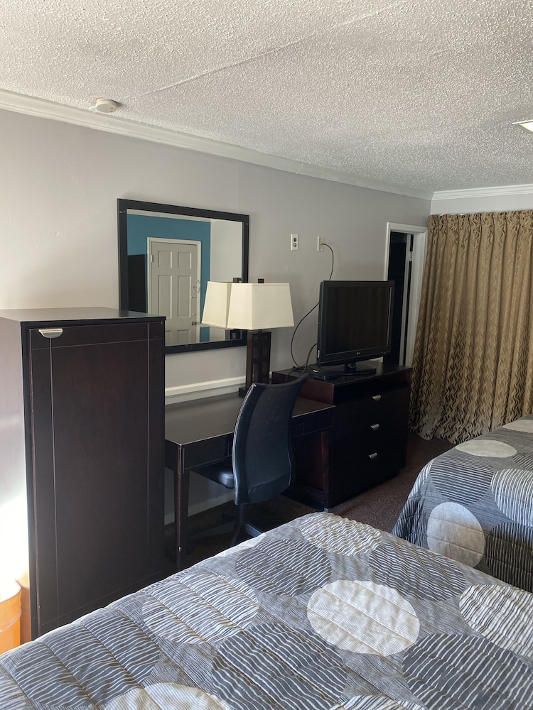 Colonial Manor Motel - Property Image 8