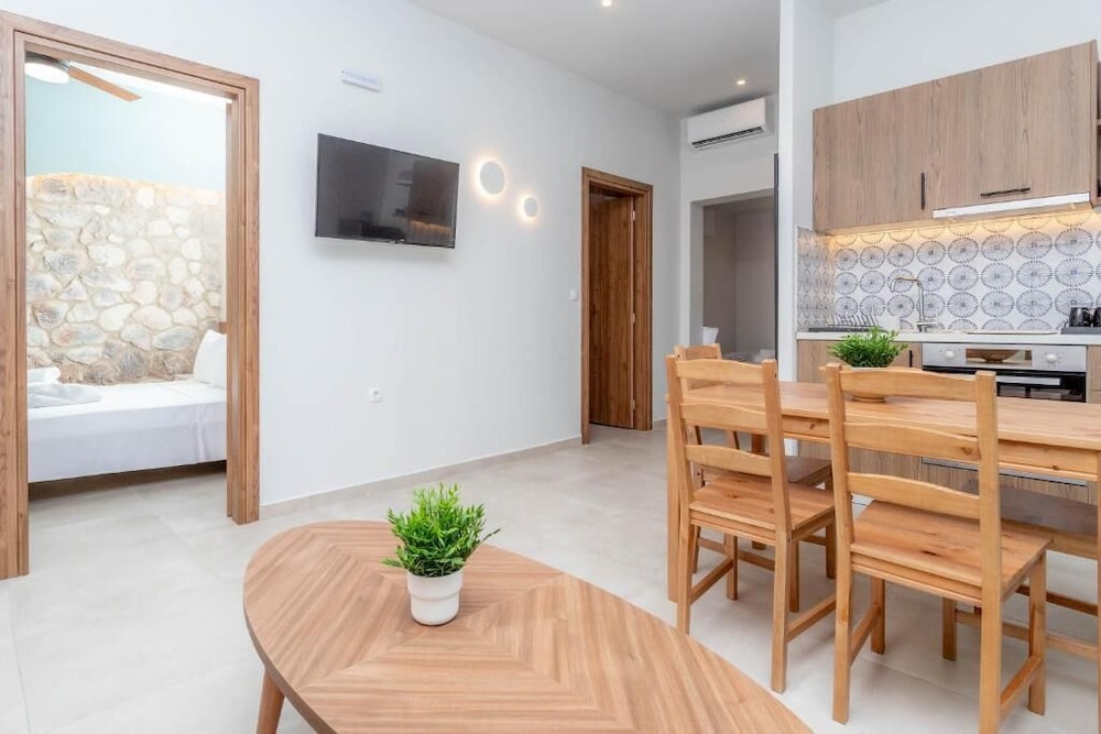 Pteleo apartments