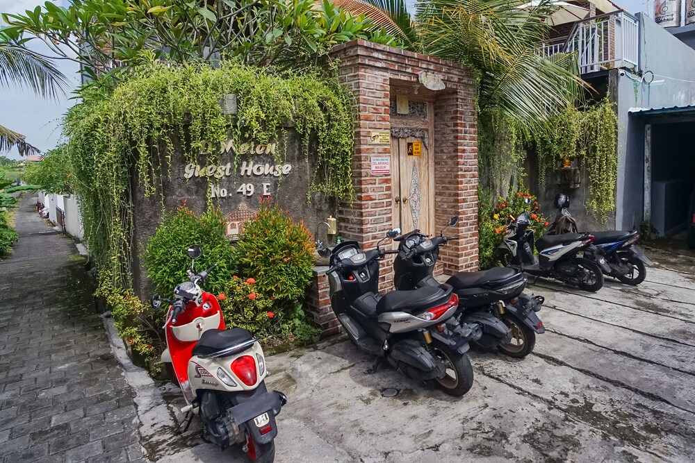 D'Meten Guest House Canggu view 4