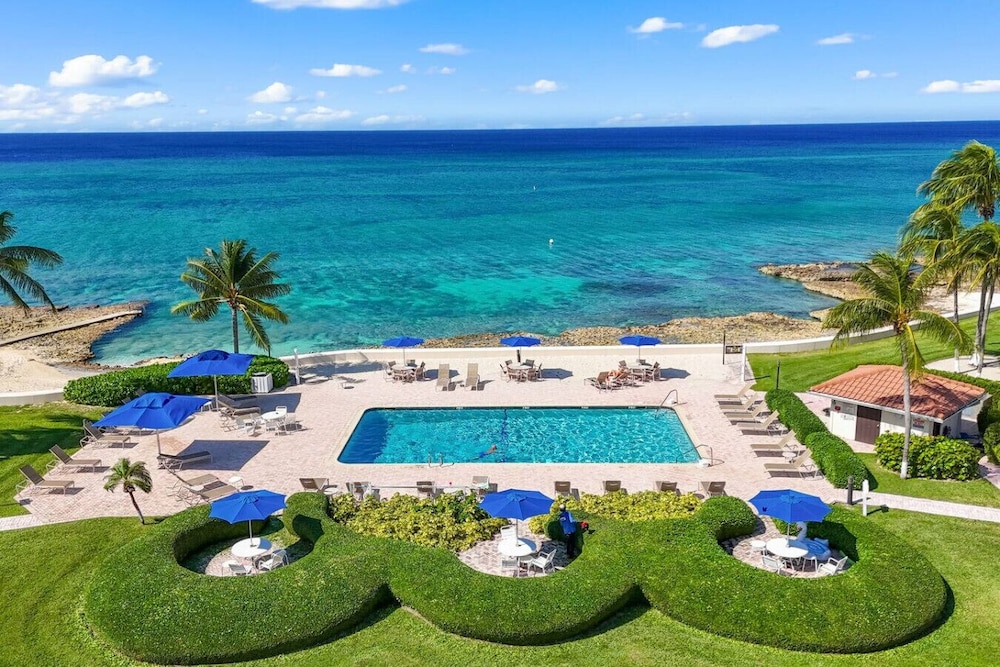 New Remodel Ocean View Pool 75 TV Sleeps 6