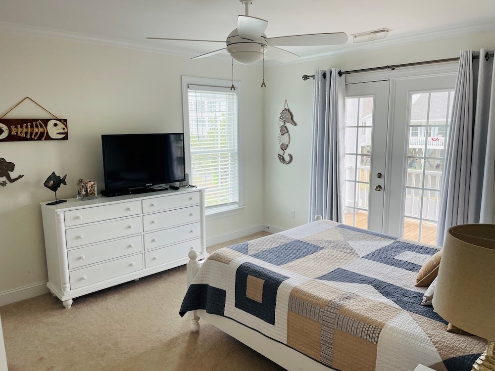 Compass Rose 4 Bedroom Home by RedAwning