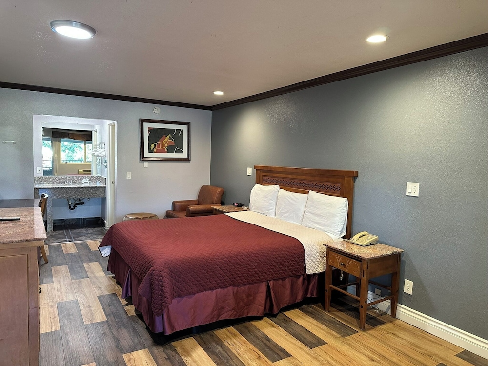 Corona Inn