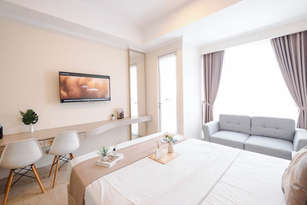 Modern Studio Near Taman Ismail Marzuki At Apartment Menteng Park