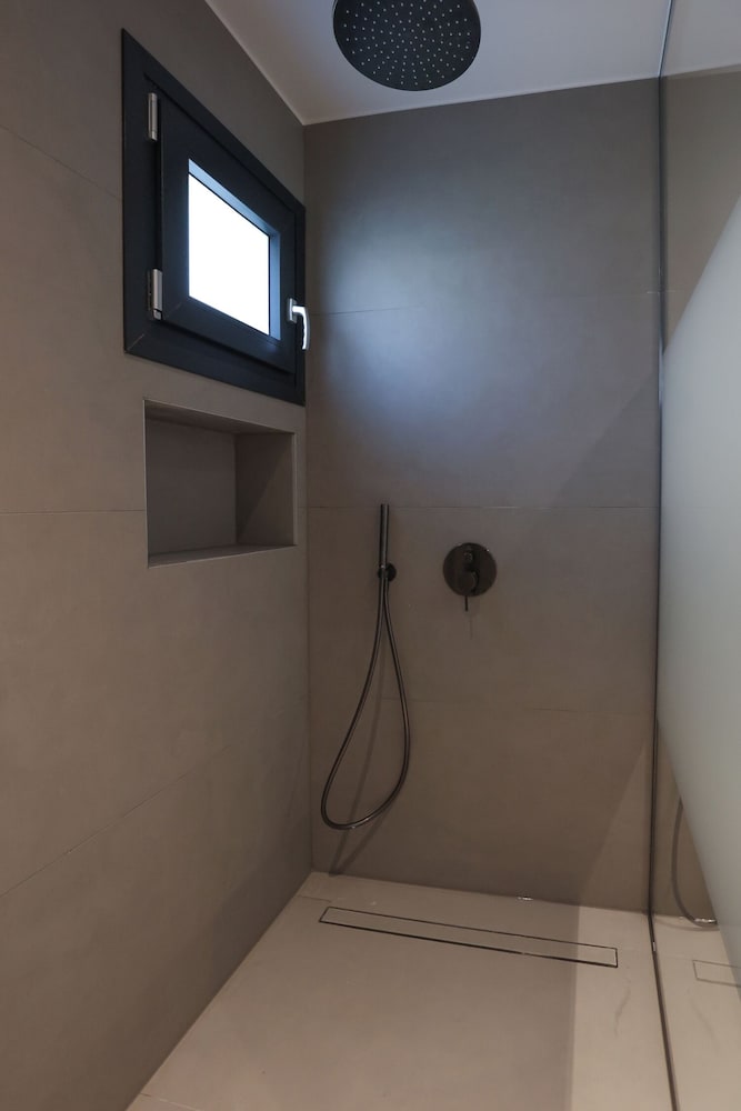 Limi Deluxe Suites