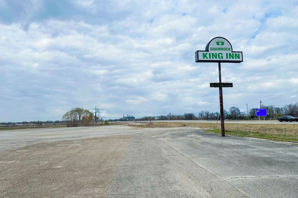 Shamrock Kings Inn By Oyo Marked Tree I-555