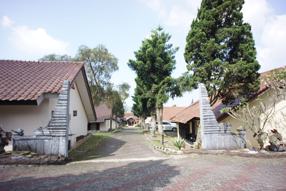 Sangga Buana Villa