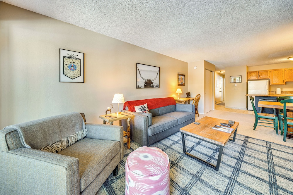 6 Mi to Skiing: Condo w/ Balcony in Fraser!