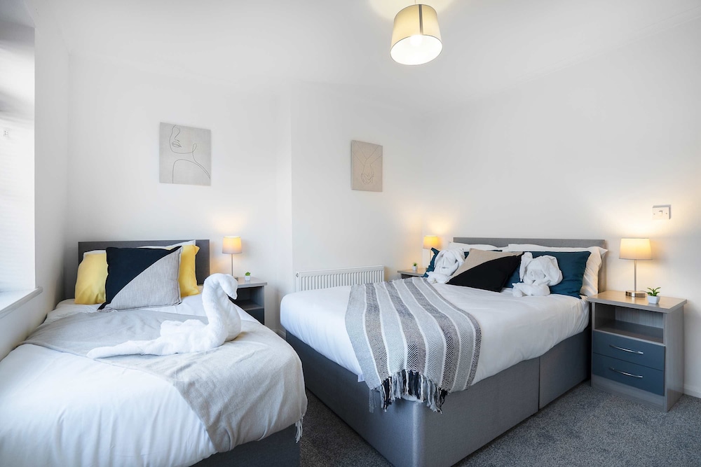 Modern - 2 Bed - Free Parking