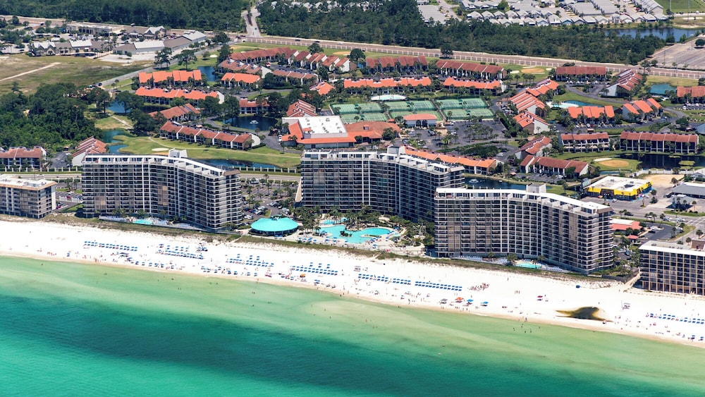 2BR Condo in Edgewater Resort With Golf, Tennis, Pools & Free Tram Service!
