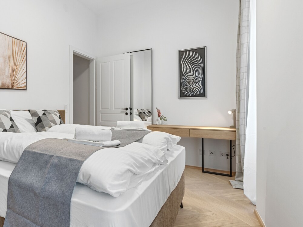Living No. 5 by GT7 Hospitality