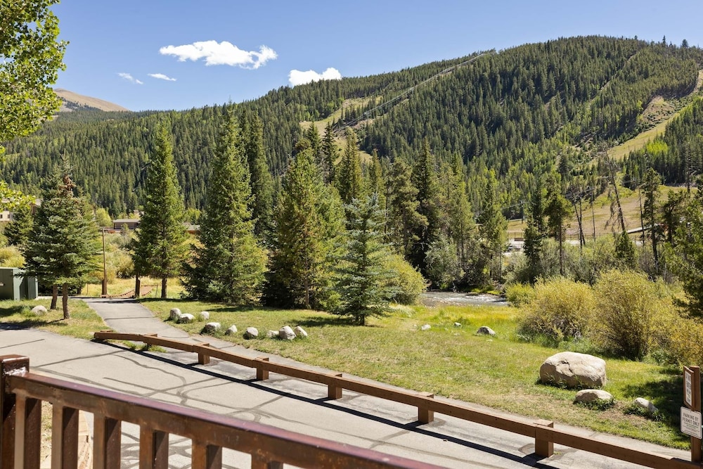 5949 Hidden River Lodge 3 Bedroom Condo by RedAwning