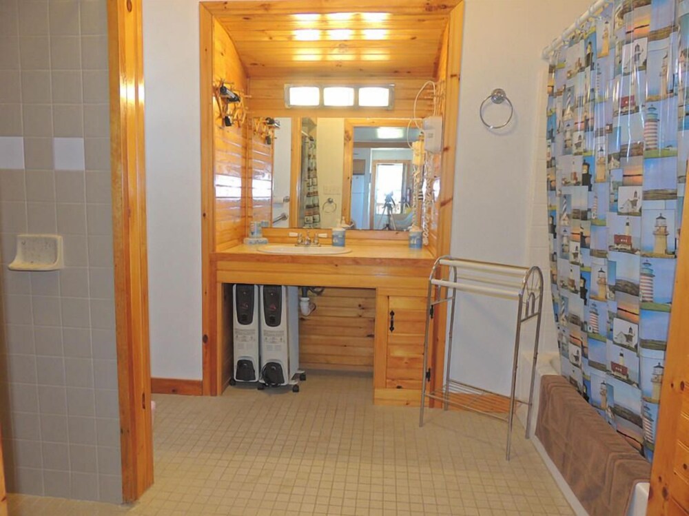 Angel Rock Waterfront Cottages and Vacation Homes